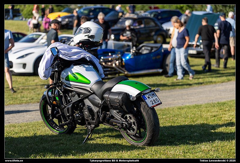 098A1758